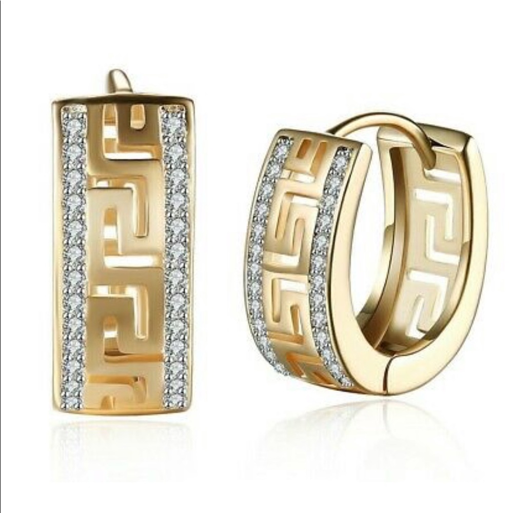 NWT 18K Gold Plated Swarovski Crystals Earrings